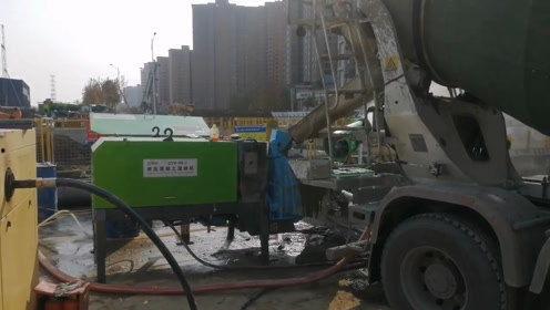 喷浆机施工现场视频,喷浆机施工现场操作流程解析